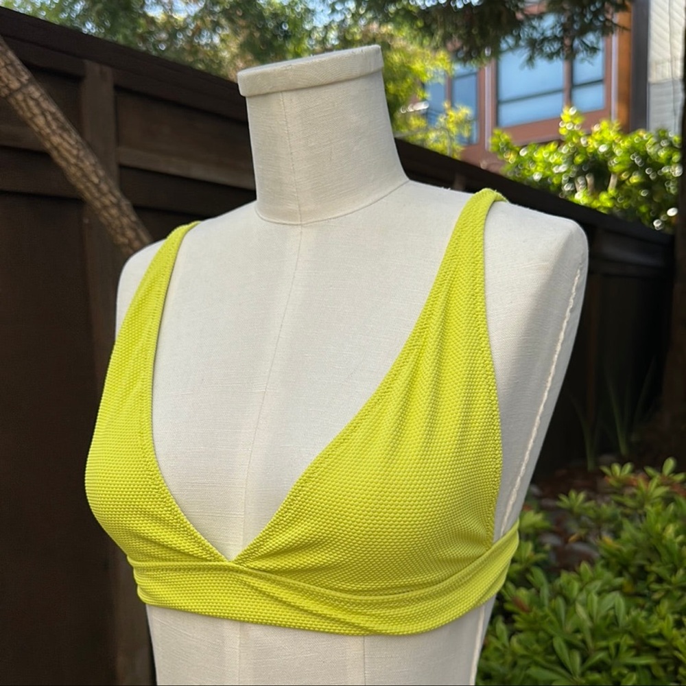 Laya Swim QUEEN TOP - LIME PIKE - Picture 3 of 4